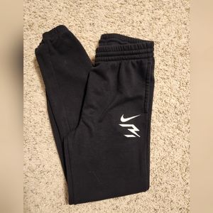 Nike boys joggers black size L